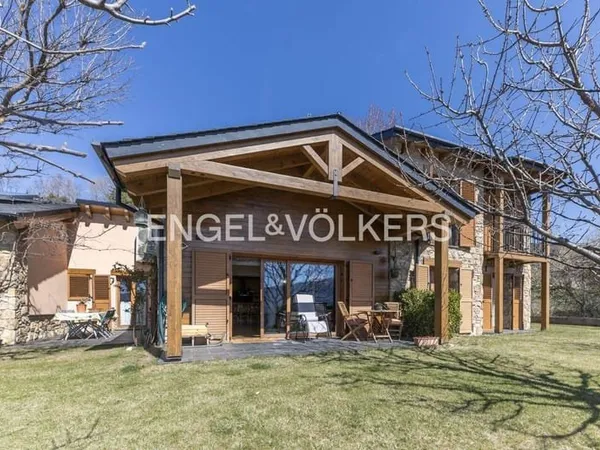 Maison 4 pièces 300 m²