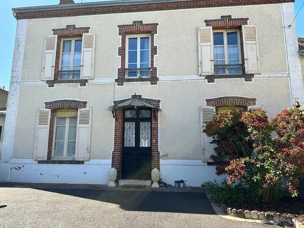 MAISON DE CHARME DANS GRAND VILLAGE RECHERCHE