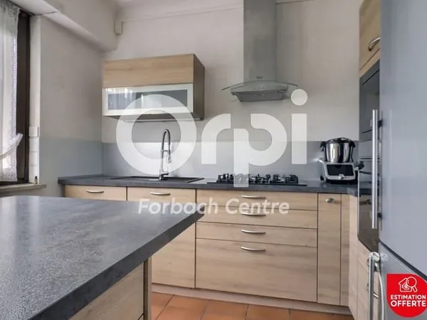 Maison 8 pièces 229 m²