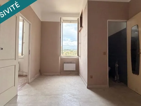 Appartement type 2 - beaux volumes - proche de la Valentine
