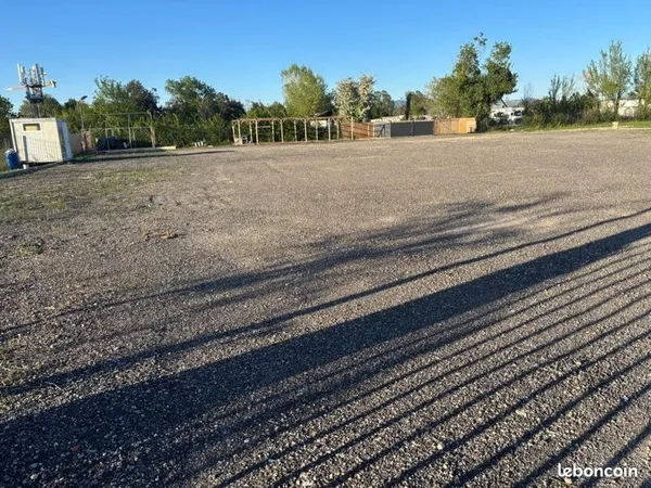 Terrain, à louer