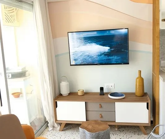 Appartement rénové, design, climatisé à 300m de la cure thermale avec terrasse et parking