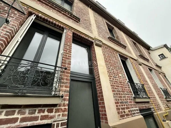 Bureaux 1 pièce 120 m²