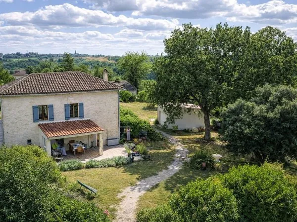 Maison de campagne dans un cadre enchanteur, 3 chambres , be
