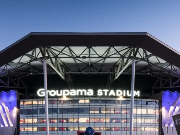 Place à proximité du Groupama Stadium