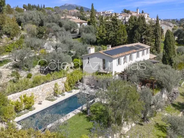 Propriété de charme entièrement rénovée avec vue mer panoramique