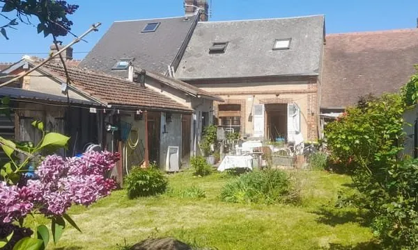MAISON DE VILLE 2 CHAMBRES A BRETEUIL