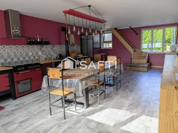 Maison 10 pièces 285 m²