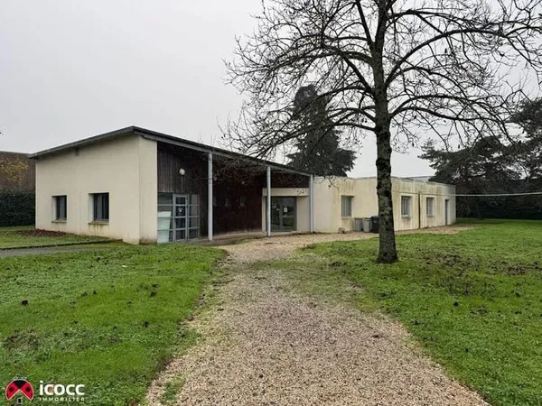 Bureaux 15 pièces 320 m²