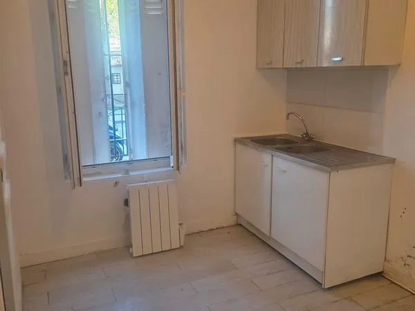 Studio 24 m² - RDC - Fort potentiel rénovation - Idéal investisseur - 90 000