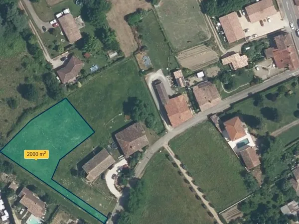 Terrain constructible plat 2000m2 env