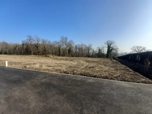 Terrain 828 m²