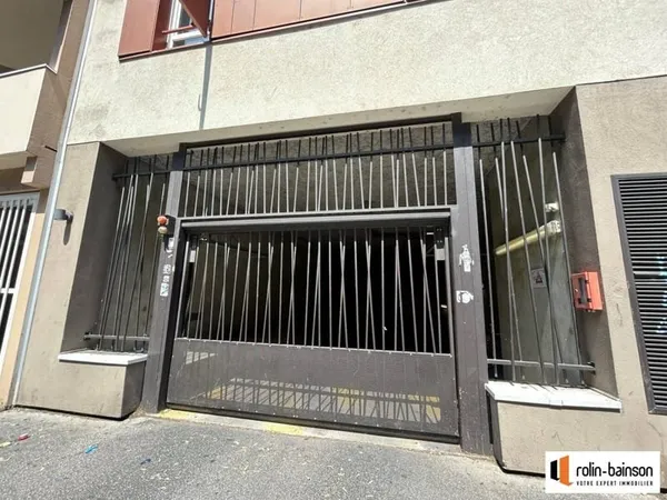 Stationnement Location Villeurbanne   80€