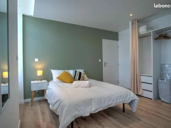 Grande chambre privative avec SDB WC TOUT INCLUS Coliving neuf - Centre-ville