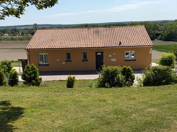 MAISON DE PLAIN-PIED SUR SOUS-SOL