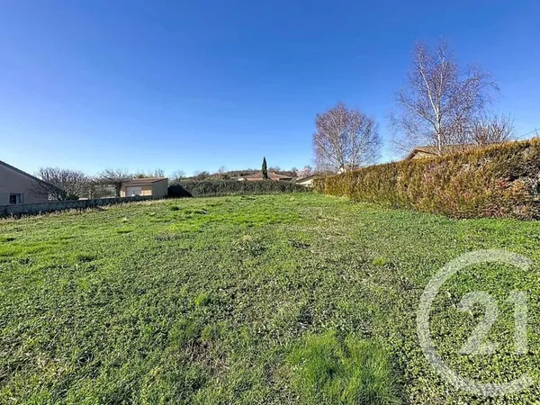 Terrain 836 m²