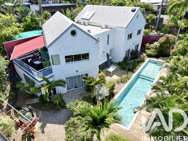 Maison 6 pièces 250 m²