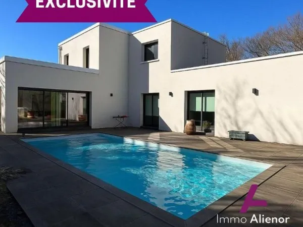 Maison de luxe 6 pièces 176 m²