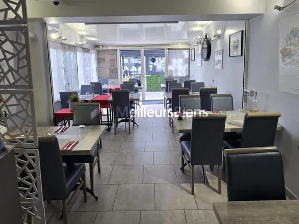 Le Lavandou - À Deux Pas De La Plage : Votre Restaurant De Rêve Vous Attend !