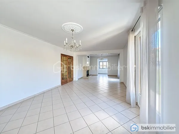 Maison 10 pièces 215 m²