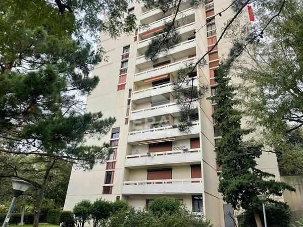 Saint Barnabé : Spacieux type 3 de 71 m² et cave