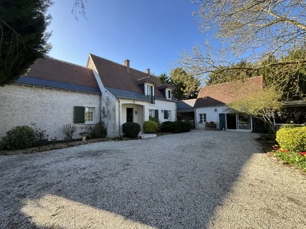 Maison 160 m2 + annexe 45 m2 + jardin 3.000 m2