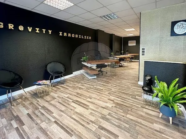 Local 1 pièce 78 m²