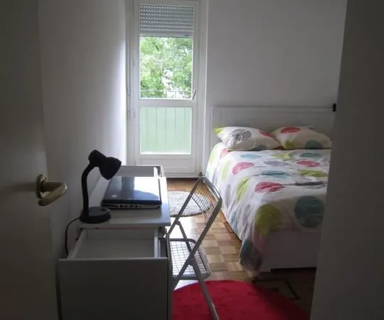 Chambre de 10m2 à louer sur Écully