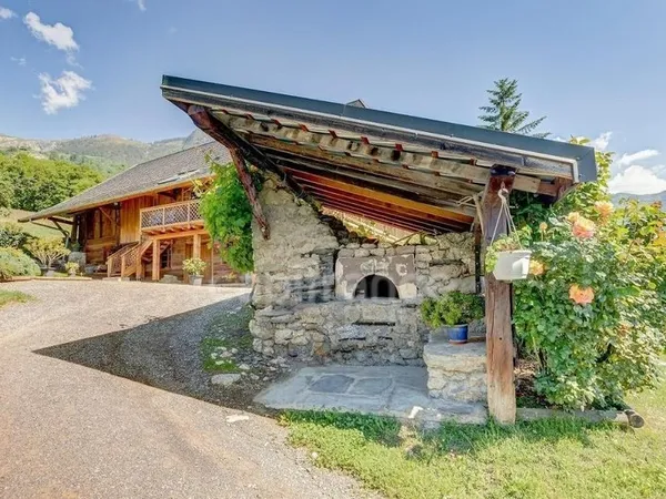 En Savoie (73), Vallée de la Maurienne, à vendre Grange rénovée, Vue dégagée