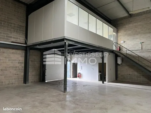 Local d'activité 204 m²