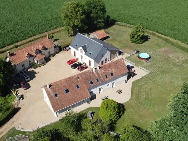 Maison plus 4 gîtes à La Chartre sur le Loir