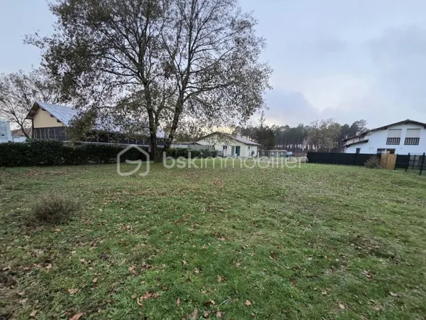Terrain 729 m²