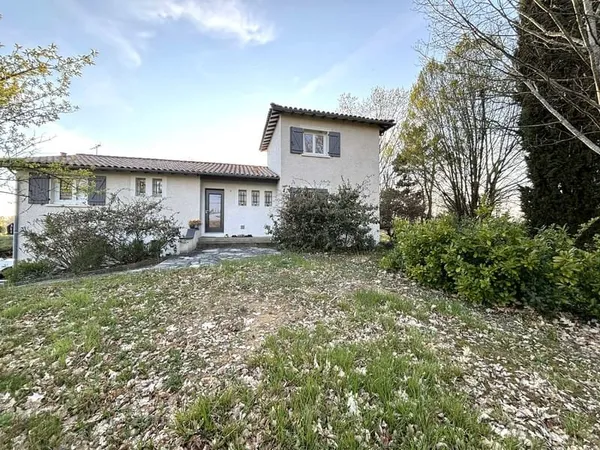 Maison familliale 117m2 environ sur une parcelle de terrain