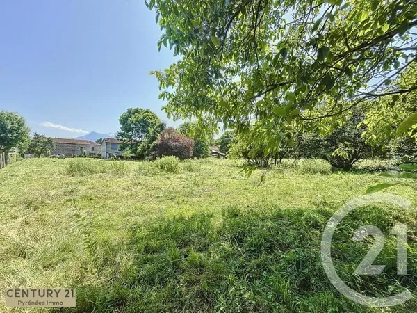 Terrain 1933 m²