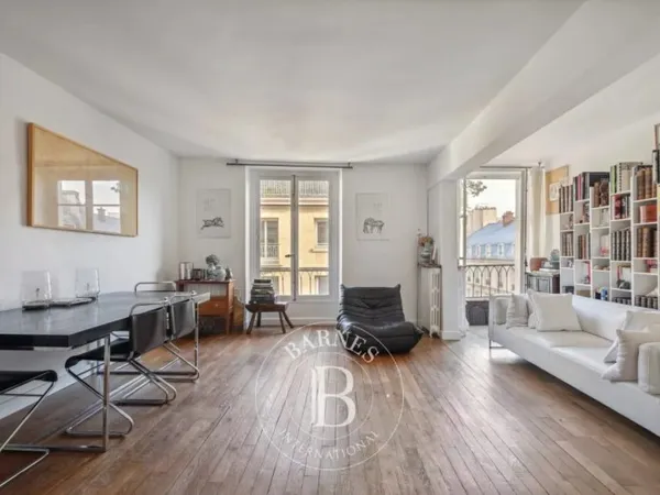 Paris 7 - Bac / Université - Appartement trois pièces entièremen