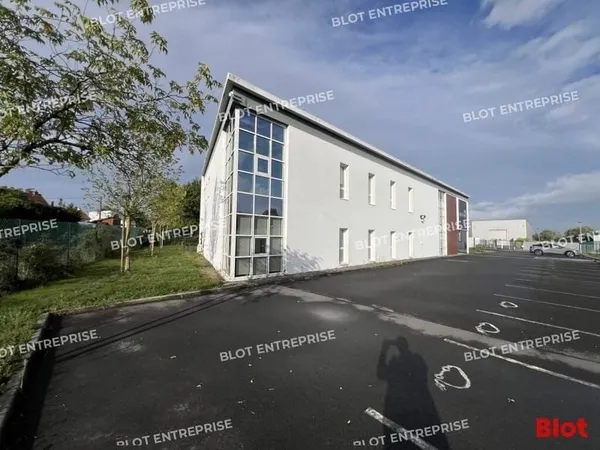 Bureaux 700 m²