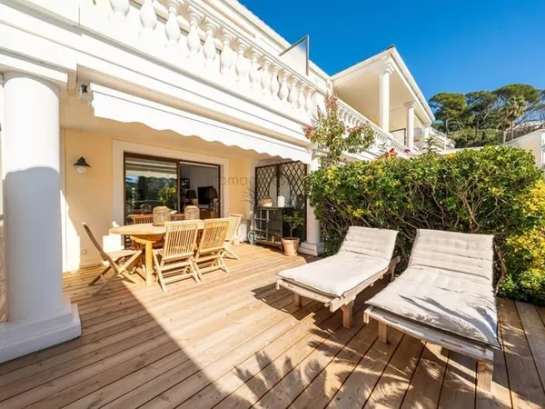 EXCLUSIVITÉ - CANNES - MONTROSE - BEAU 3 PIÈCES - GRANDES TERRASSES - PISCINE - GARAGE