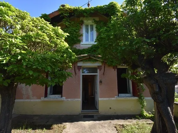 Proche de CHARLIEU (42) Charmante maison de 93m² - 4 pièces