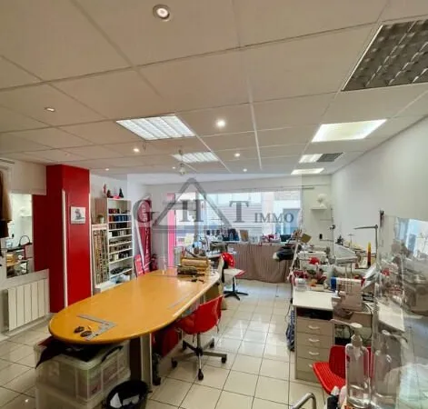 BOUTIQUE A VENDRE 50 m² A MELUN