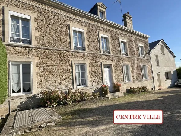 Maison 19ème avec grand jardin et garage