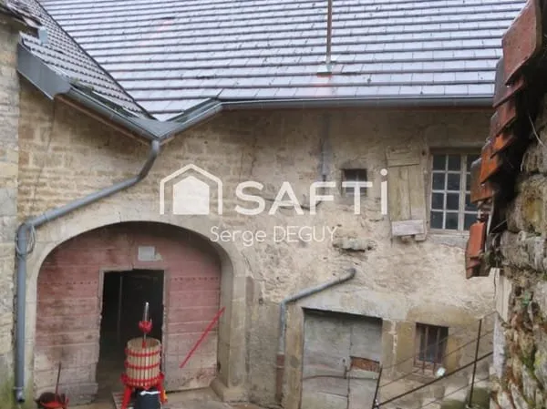 IMMEUBLE EN PIERRES DE TAILLE