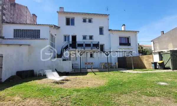 MAISON ET APPARTEMENT 254 M2 10 PIECES DONT 7 CHAMBRES, GARAGE ET TERRAIN