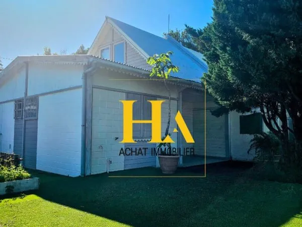 Maison familiale dans les Jacques à Saint-Joseph