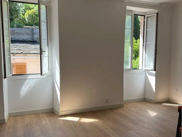 Appartement avec vue refait neuf dans centre ancien Bastia