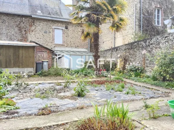 Maison de bourg 2 chambres beau potentiel d'agrandissement