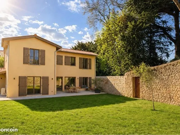 Maison contemporaine familiale - 147 m² - Terrain 663 m² - 740 000