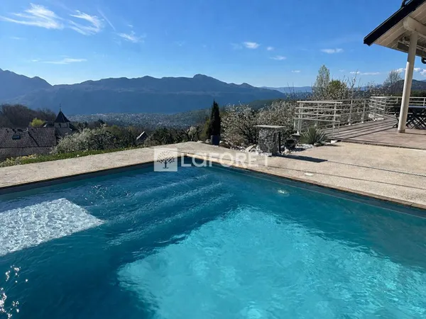 Maison 6 pièces 136 m²