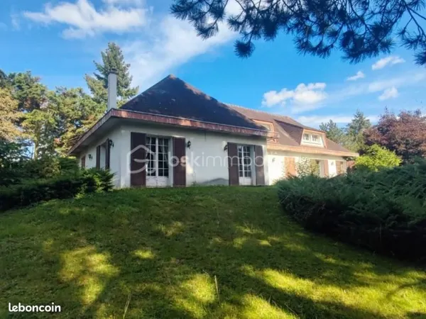 Maison 10 pièces 240 m²