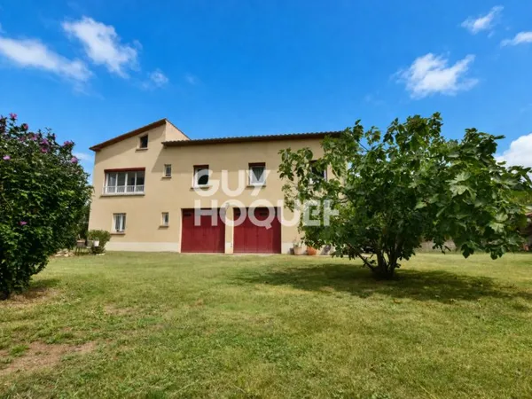 VILLA AVEC STUDIO INDEPENDANT, GARAGE ET JARDIN