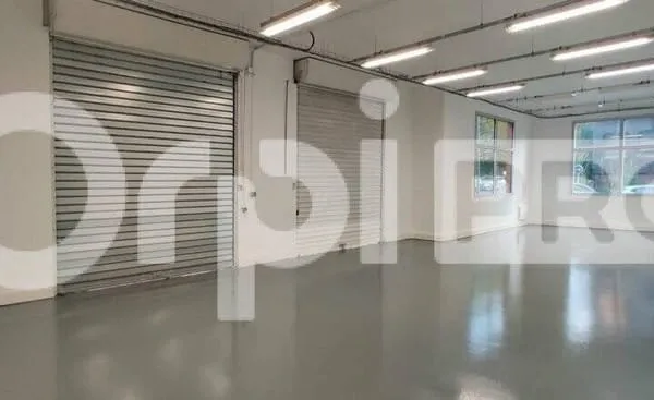 Local d'activité 7 pièces 642 m²
